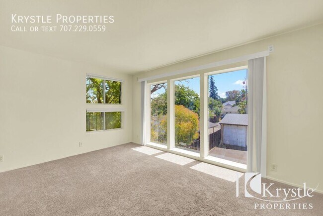 Building Photo - 136 Frisbie St