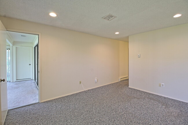 Building Photo - 137B Cistus Plaza
