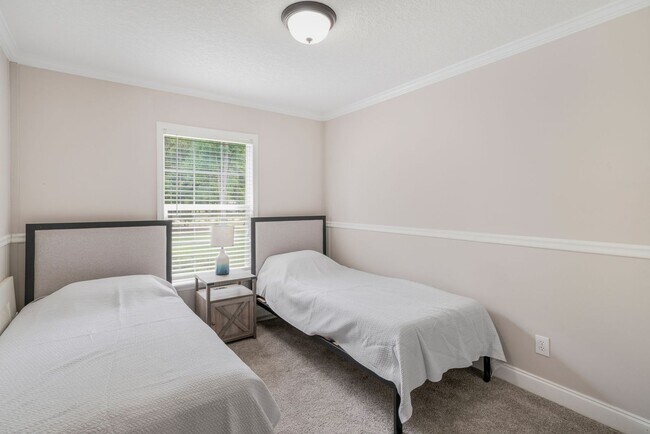 Building Photo - Charming 3/2 in the Heart of Williston – U...