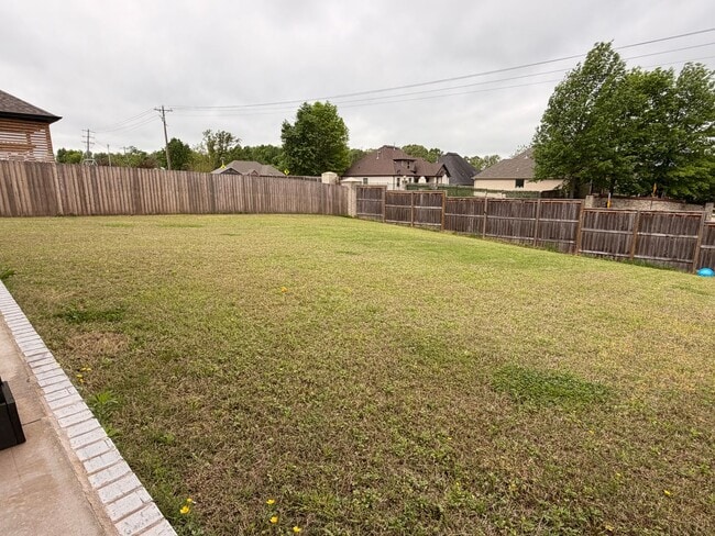 Building Photo - Spacious 5-Bedroom House in Cave Springs, AR