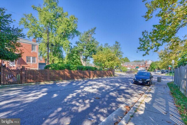 Building Photo - 6473 Blenheim Rd