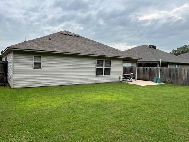 Building Photo - 2720 Brighton Pl