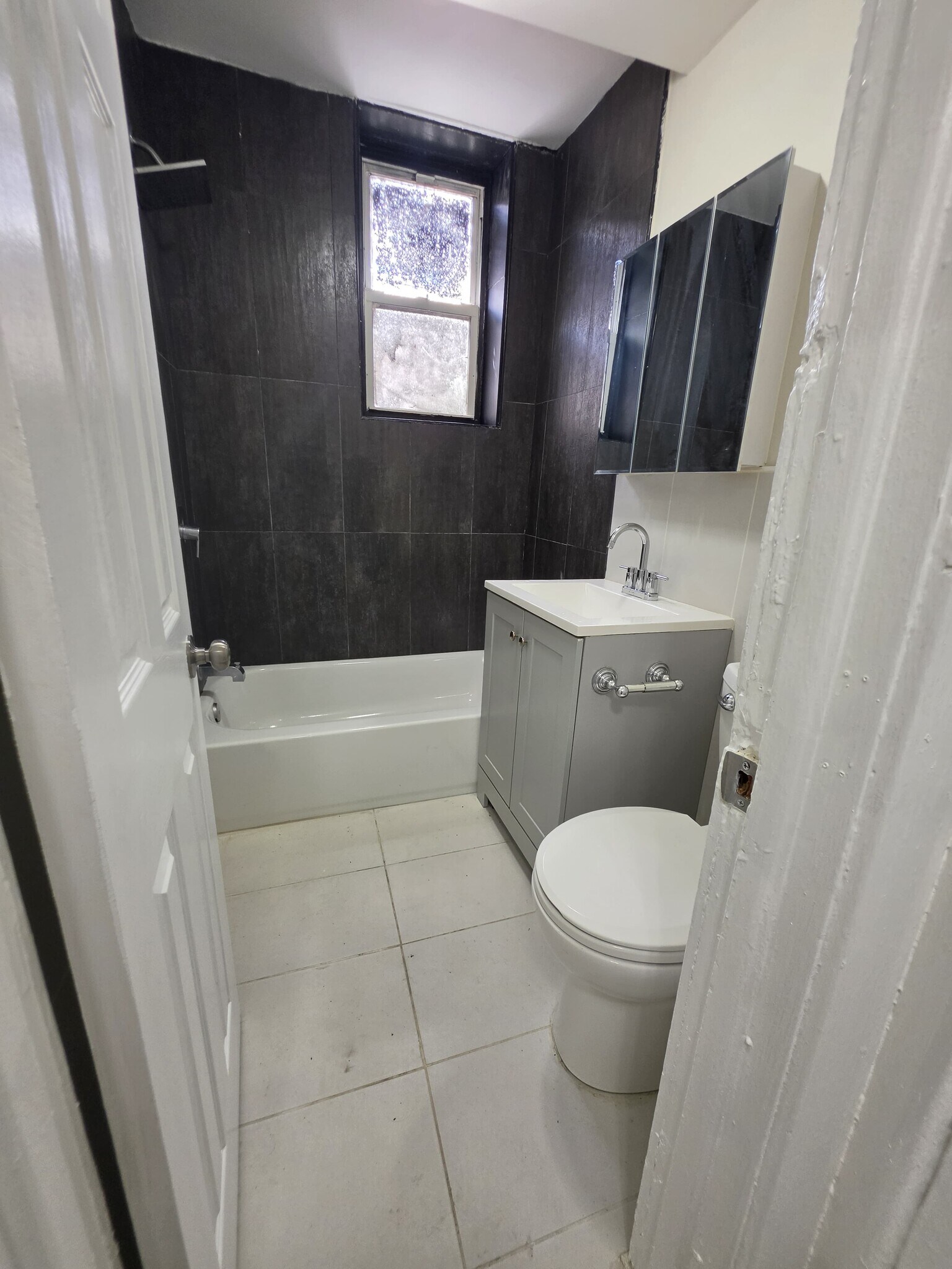 Building Photo - 125 Osborne Ter