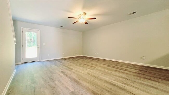 Building Photo - 2566 Piering Dr
