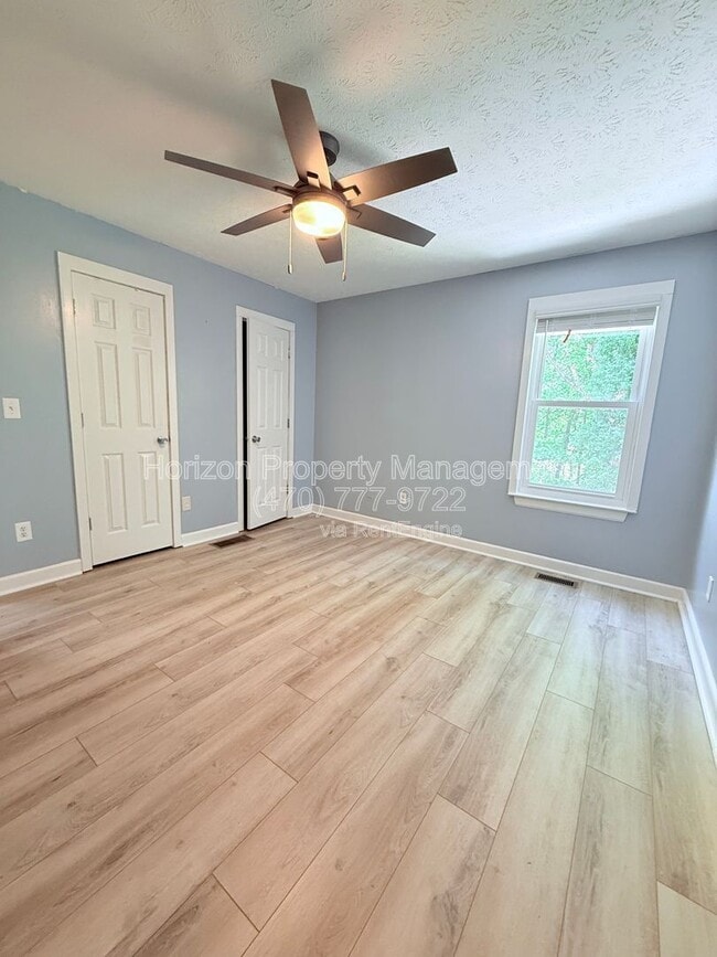 Building Photo - 9170 Horseshoe Bend