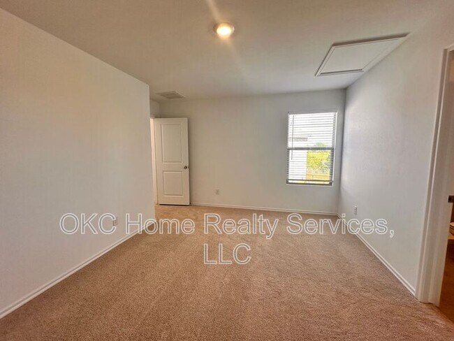 Building Photo - 3220 NW 147th Ter