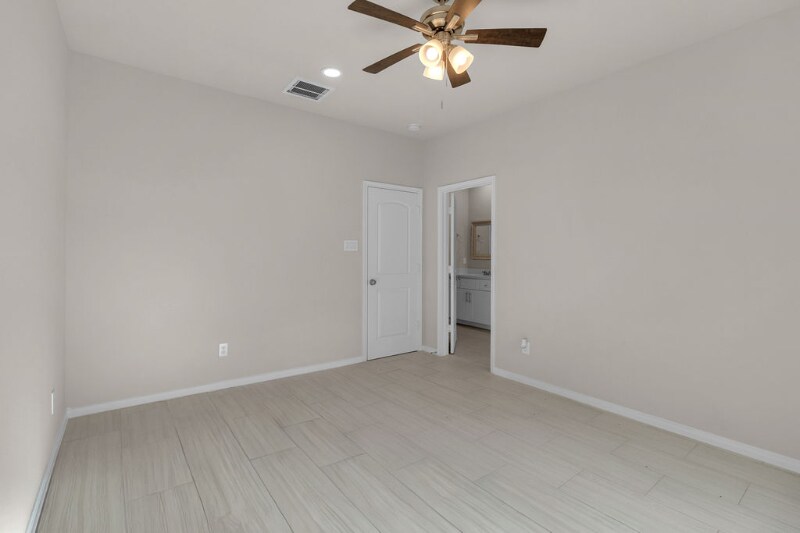 Building Photo - 110 Turner St