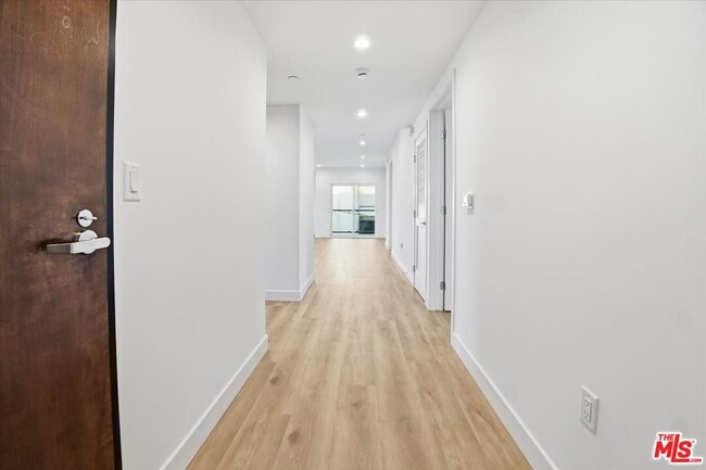 Building Photo - 1820 Prosser Ave