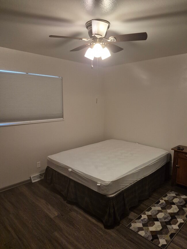 Building Photo - 217 S Wiggins Dr