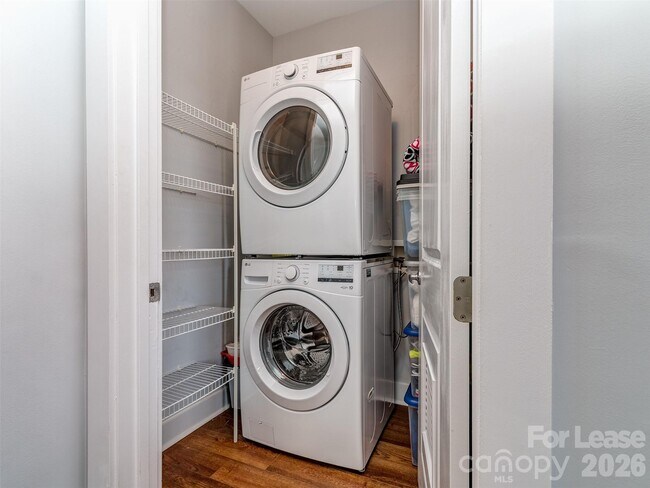 Building Photo - 1101 W 1st St