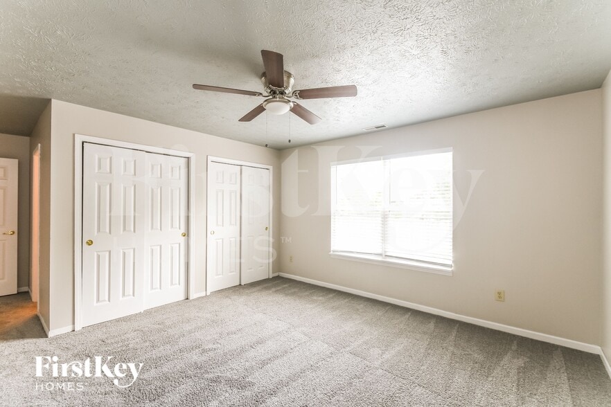 Building Photo - 5815 Victory Ave