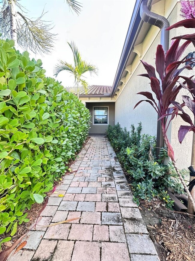 Building Photo - 4016 Basket Oak Cir