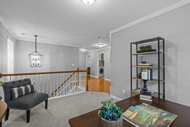 Building Photo - 552 Stobhill Ln