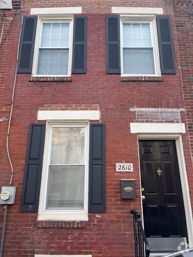 Building Photo - 2610 E Madison St