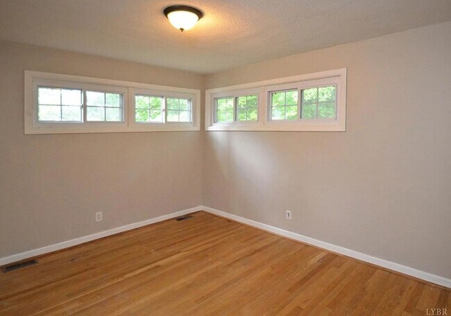 Building Photo - 4204 Tremont St