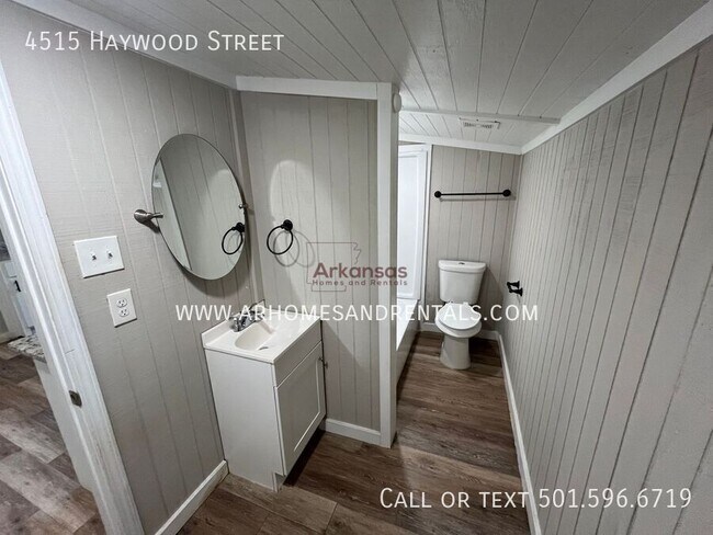 Building Photo - 4515 Haywood St