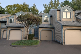 Building Photo - 15 Perry Ave