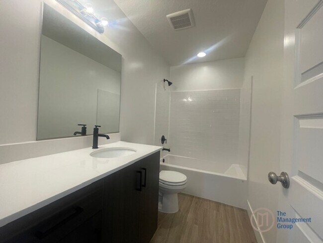 Building Photo - 4 Bedroom Desert Providence