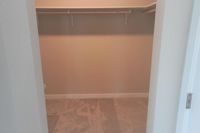 Building Photo - 3067 N Greengate Way
