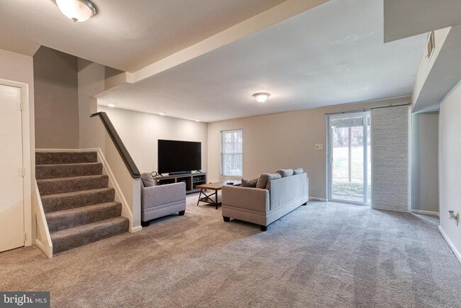 Building Photo - 3 Greenshire Ln