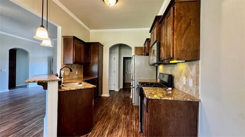 Building Photo - 1328 Ridgeway Dr