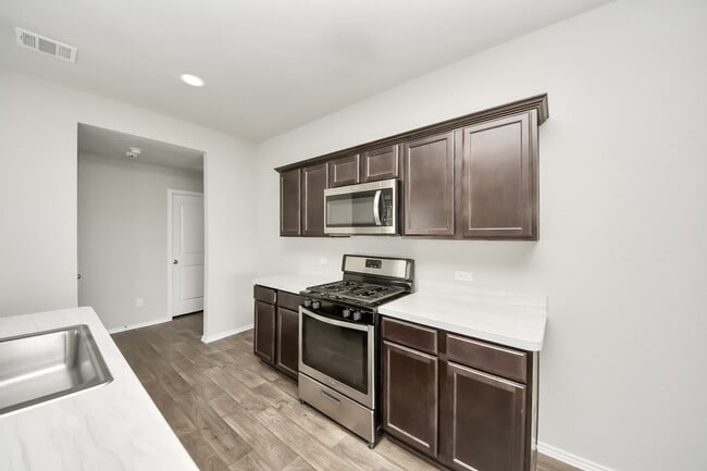 Building Photo - 16916 Rich Pines Dr