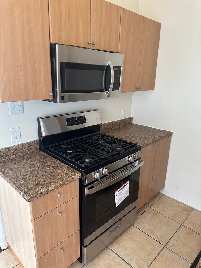 Building Photo - 2121 James M Wood Blvd