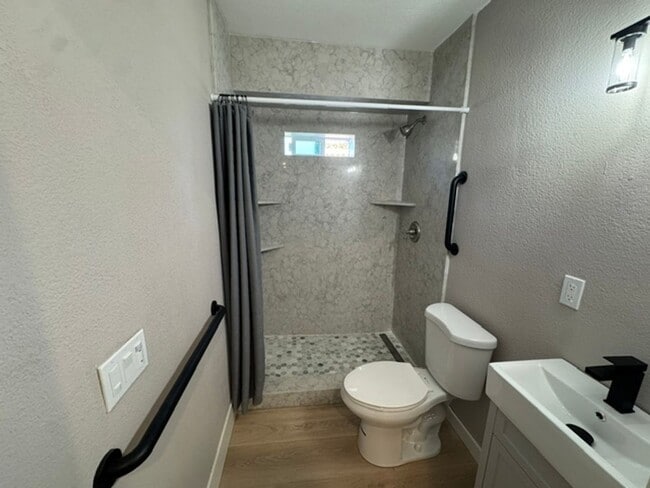 Building Photo - 25385 Avenida Ramada