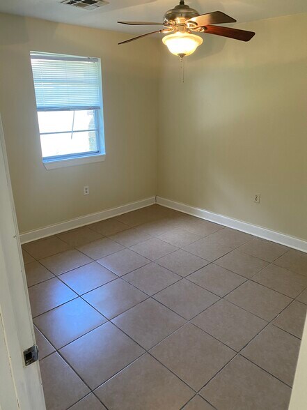 Building Photo - 8703 Dinkins St