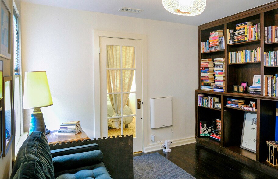 Building Photo - 8540 Ridpath Dr