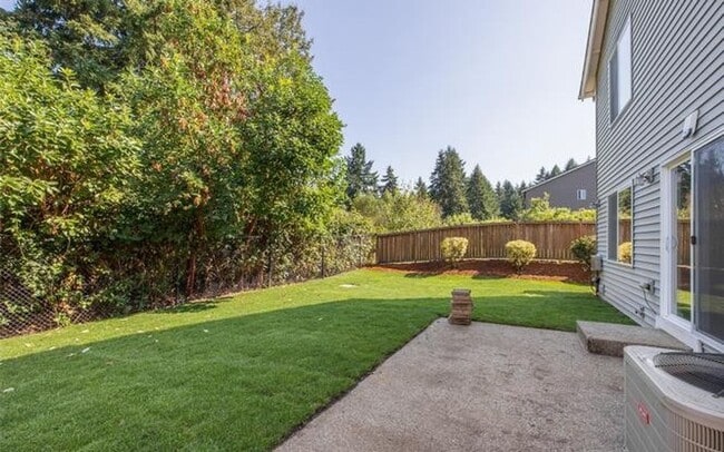 Building Photo - Updated 3 bedroom, 2.5 bath home in Tacoma!
