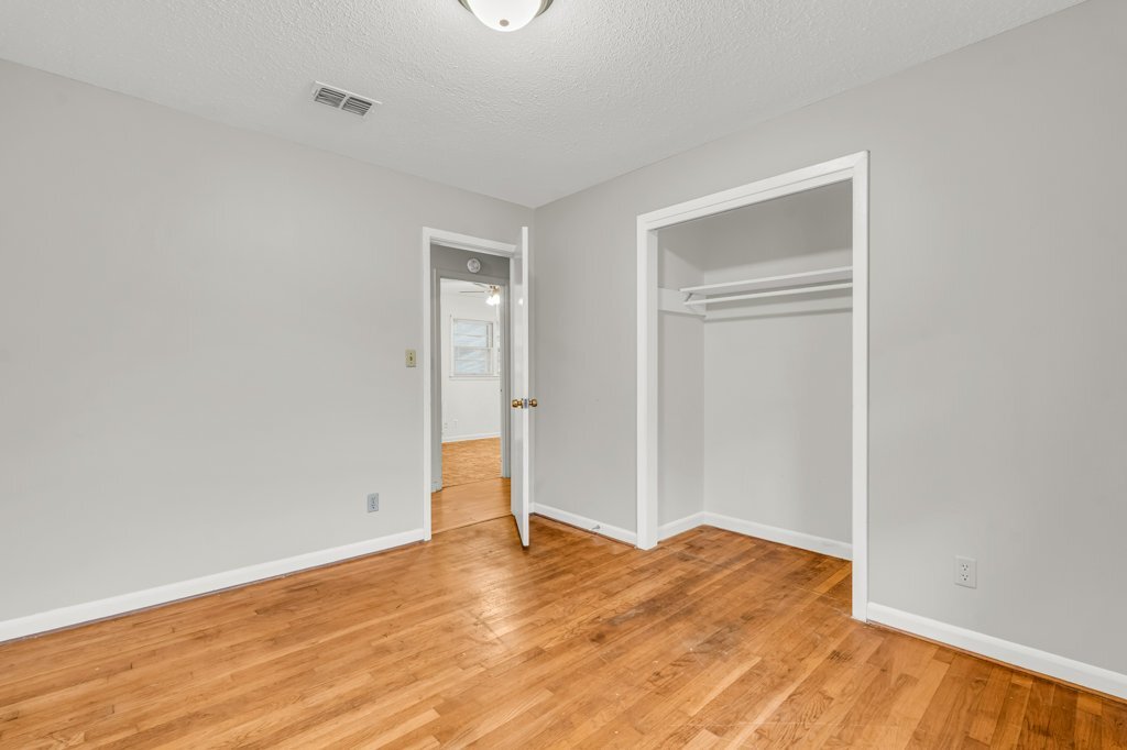 Building Photo - 711 Hemlock St