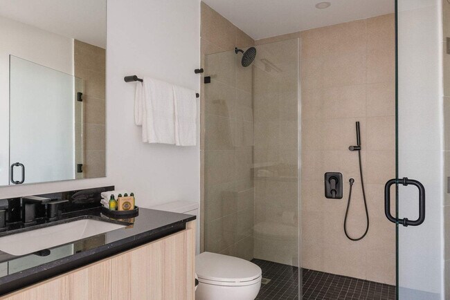 Building Photo - 225 N Miami Ave