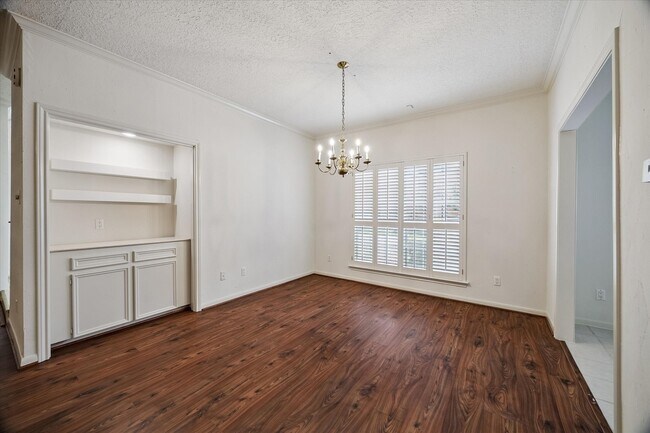Building Photo - 2125 Bering Dr