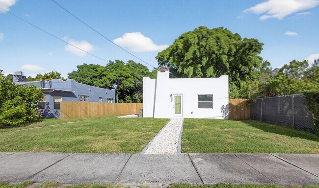 Primary Photo - 3108 Greenwood Ave