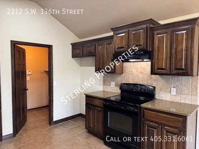 Building Photo - 2312 SW 136th St