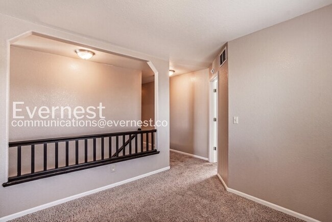 Building Photo - Spacious Home with Fenced Backyard and 2-Car Garage / 4 Bed, 3 Bath  / Voucher Accepted / Coming ...