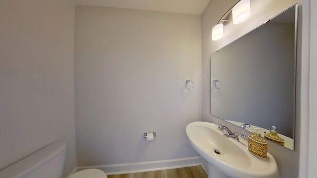Building Photo - 327 Hollenbeck Pl