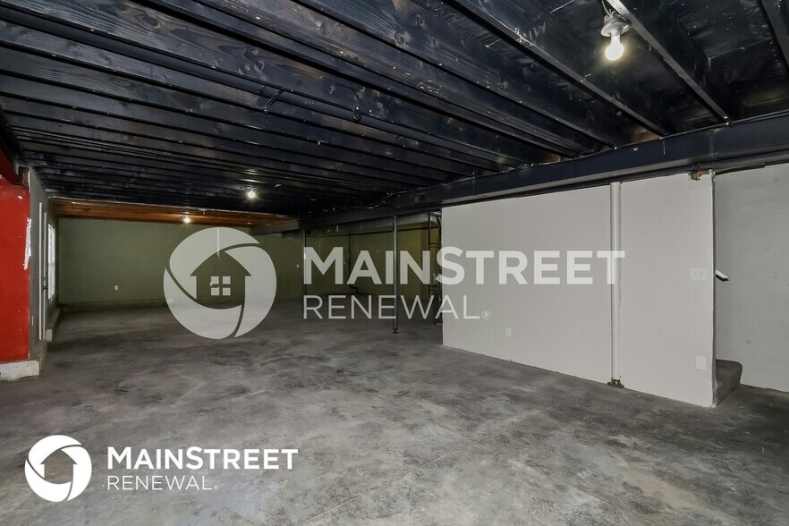 Building Photo - 12518 E 56 St