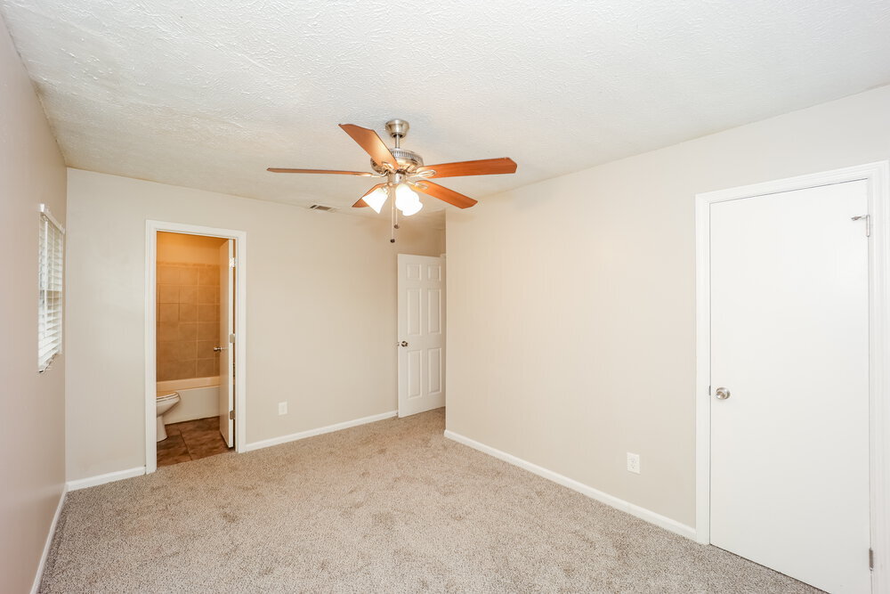 Building Photo - 8203 Sussex Dr