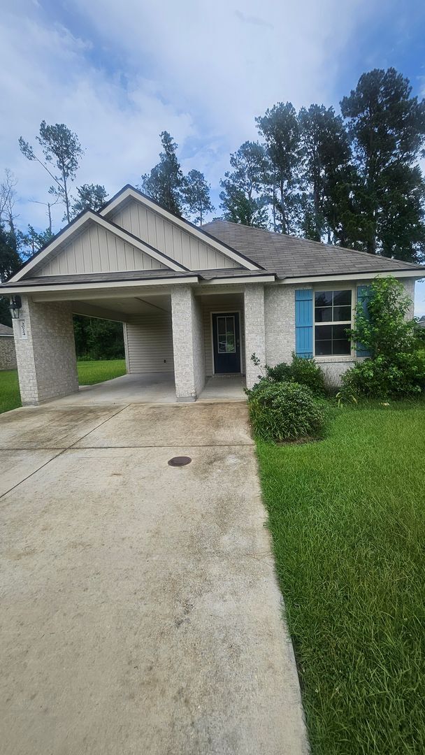 Building Photo - Welcome Home!