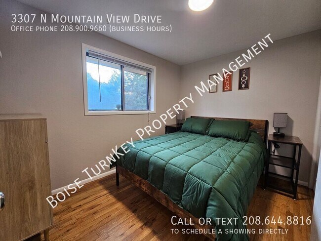 Building Photo - 3307 N Mountain View Dr