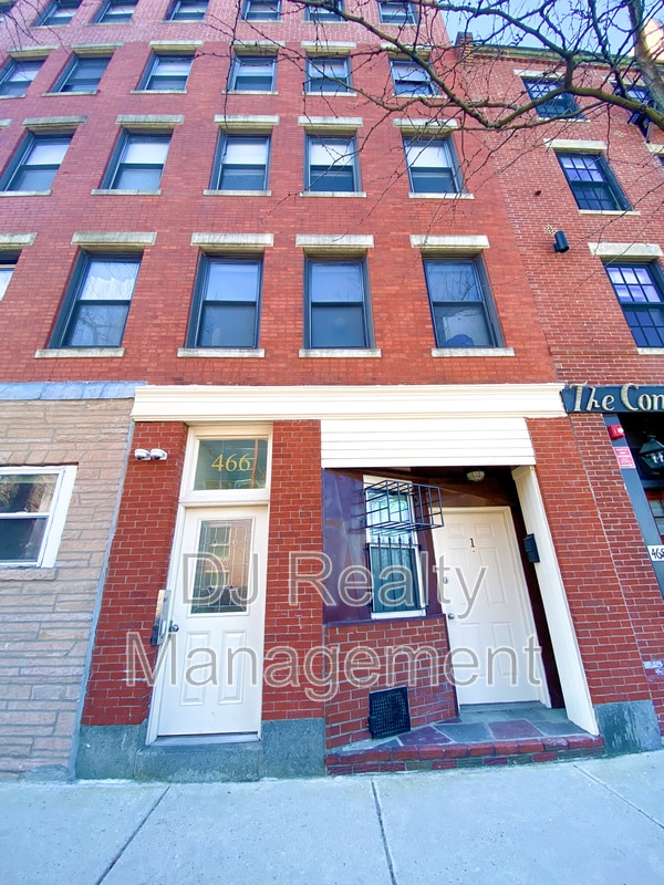 Building Photo - 466 Commercial St