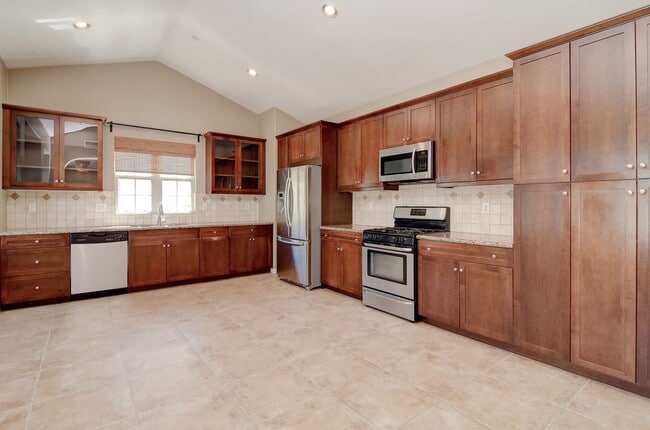 Building Photo - Stunning Upgraded Home in Irvine’s Premier Woodbury Community