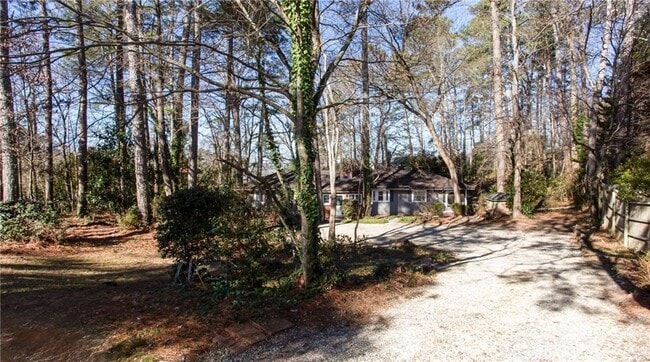 Building Photo - 4061 Lower Roswell Rd