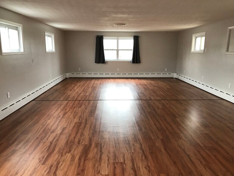 Building Photo - 1106 Mount Rose Ave