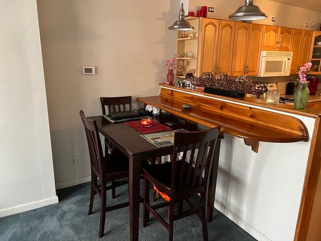 Building Photo - 802 Clayton St