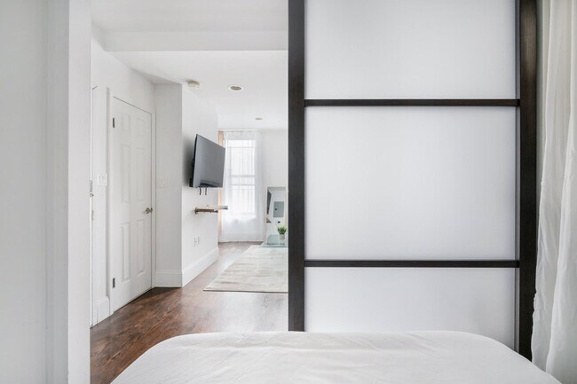 Building Photo - 69a Clinton St