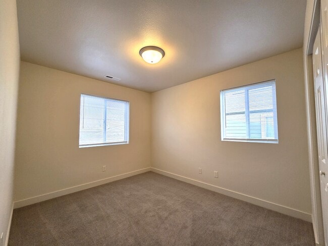 Building Photo - 1759 W Kagy Blvd