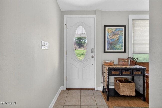 Building Photo - 15 Chase Ln